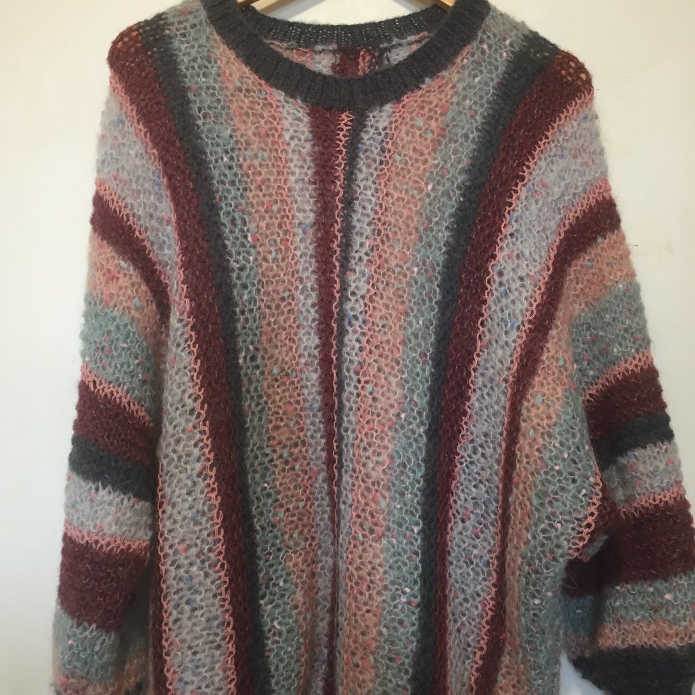 VINTAGE OVERSIZED LIGHTWEIGHT SWEATER - Picture 2 of 7